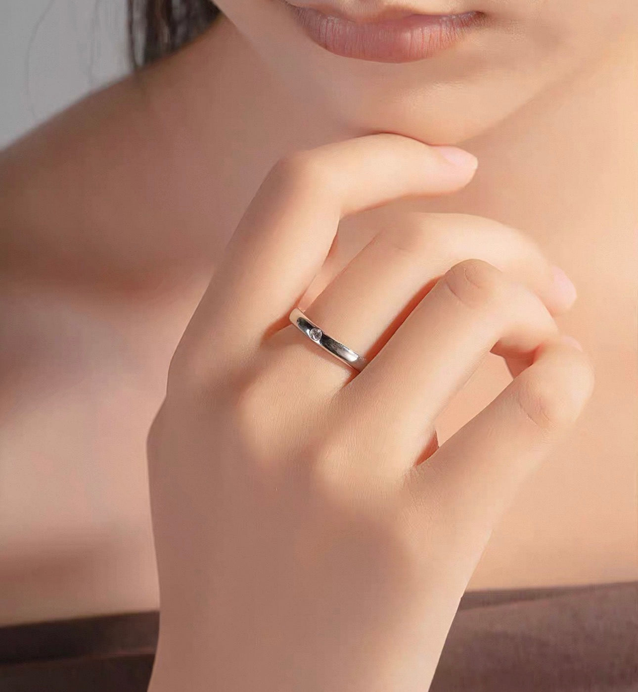 The Solas Round Diamond Solitaire Wedding Ring - 6-Prong Crown Setting