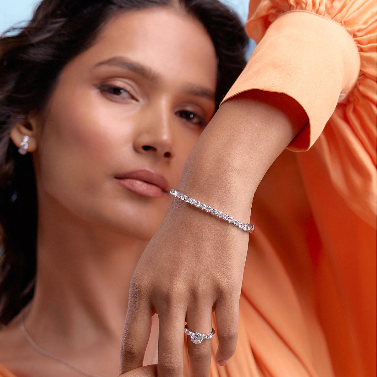 Boundless Orbit Bangle    14K White Gold, DE, VS1