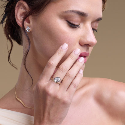 Curve Dewdrop Oval Solitaire Ring