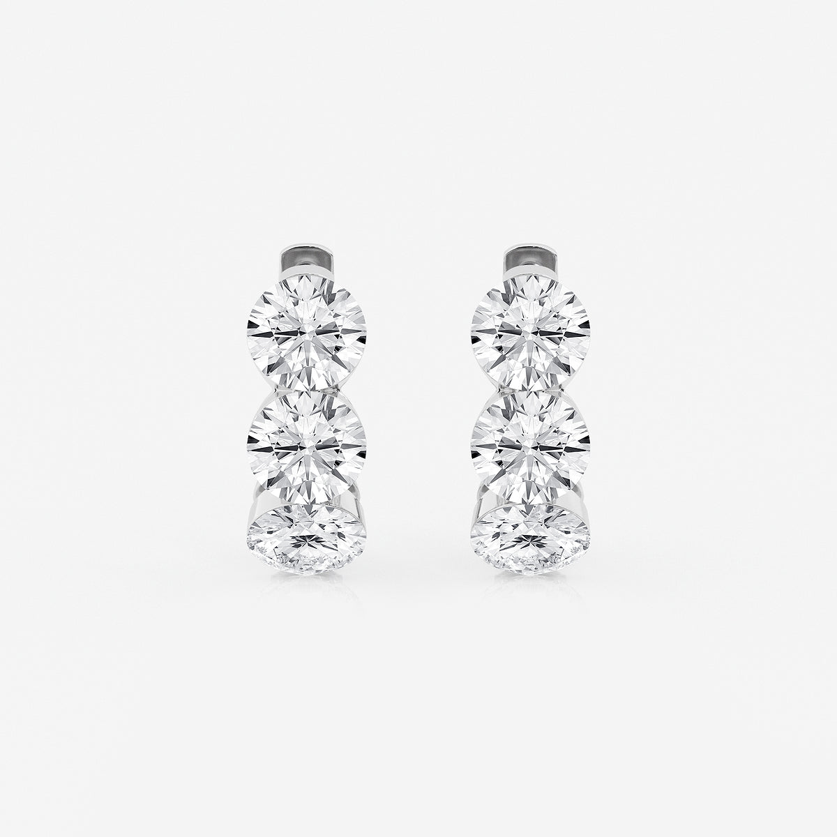 Boundless Embrace    14K White Gold, DE, VS1